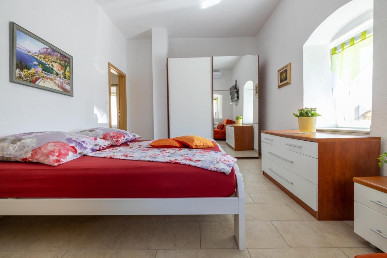 Apartmani Soldan Makarska Esterno foto