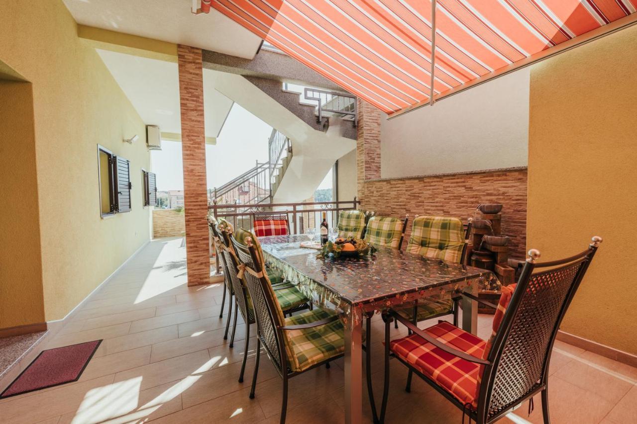 Apartmani Soldan Makarska Esterno foto